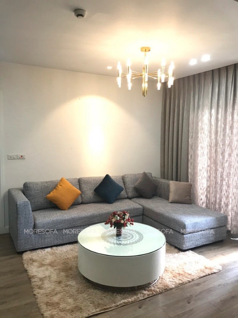 Tăng thêm sự tiện nghi cho phòng khách với mẫu sofa L hiện đại bọc nỉ màu ghi cao cấp dễ dàng kết hợp cùng các đồ nội thất khác trong phòng Sofa hiện đại cho phòng khách